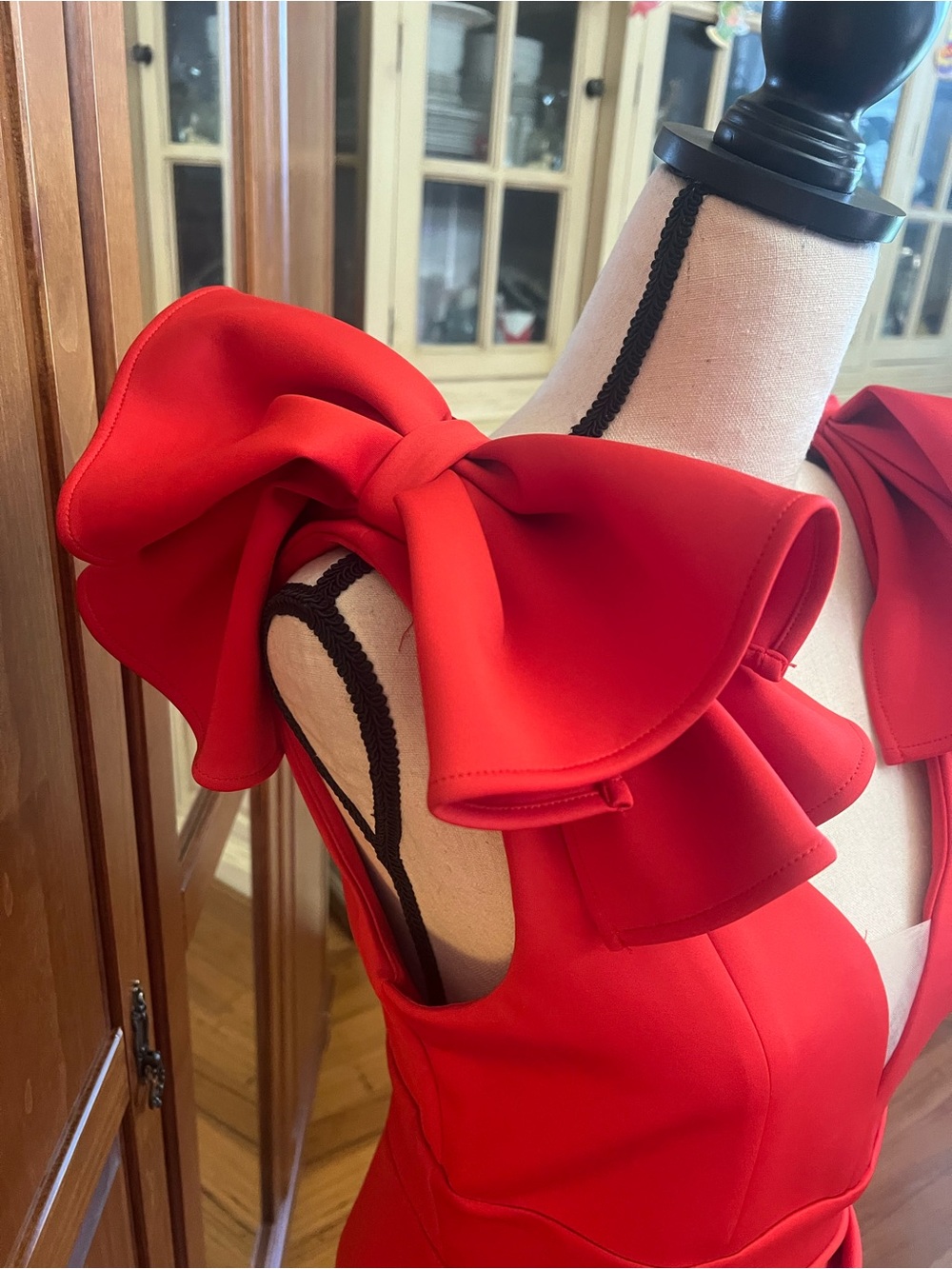 Red Ruffle Shoulder V-Neck Mini Dress - Picture 4 of 6